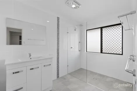 Property photo of 4 Tenzing Place Springfield Lakes QLD 4300