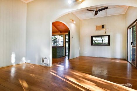 Property photo of 24 Surrey Street Hyde Park QLD 4812