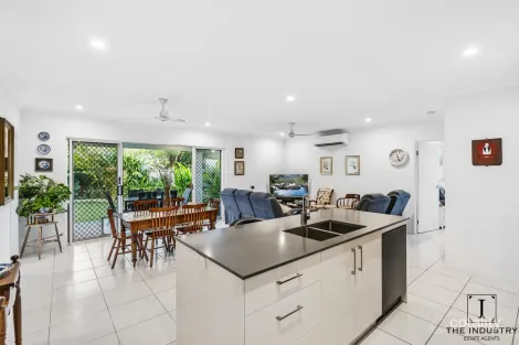 Property photo of 22 Braeside Court Smithfield QLD 4878