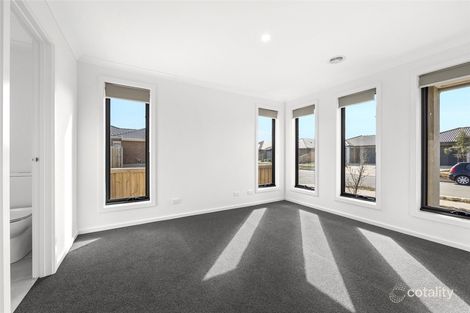 Property photo of 11 Echidna Drive Beveridge VIC 3753