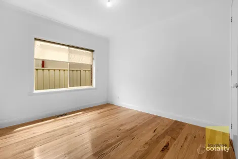 Property photo of 3 Hindmarsh Way Taylors Hill VIC 3037