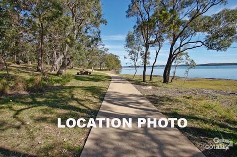Property photo of 2 Lake Point Way Murrays Beach NSW 2281