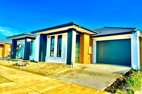 Property photo of 74 Fulham Crescent Thornhill Park VIC 3335