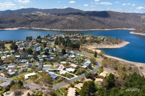 Property photo of 11 Cobbon Crescent Jindabyne NSW 2627