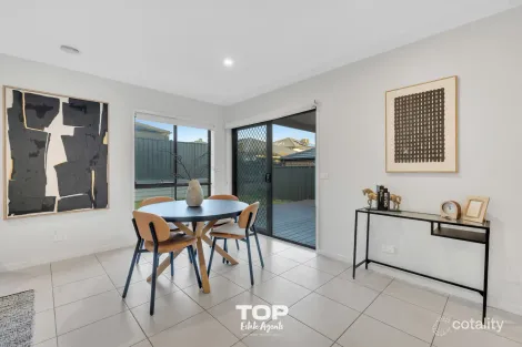 Property photo of 28 Caribbean Circuit Clyde VIC 3978