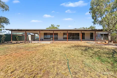 Property photo of 19 Black Prince Drive Lightning Ridge NSW 2834