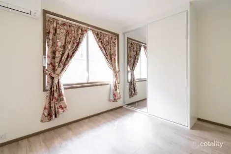 Property photo of 10 Wagtail Crescent Ingleburn NSW 2565