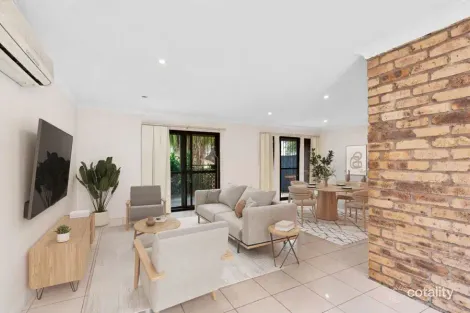 Property photo of 67 Bedivere Street Carindale QLD 4152