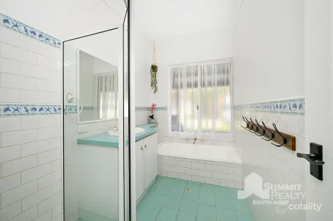 Property photo of 4 St Andrews Hill Leschenault WA 6233
