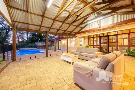Property photo of 4 St Andrews Hill Leschenault WA 6233