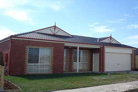 Property photo of 72 Majestic Boulevard Cranbourne VIC 3977