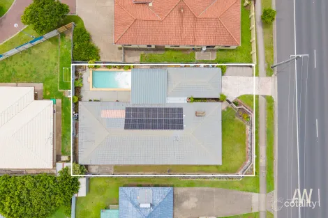 Property photo of 32 Nicklin Way Parrearra QLD 4575