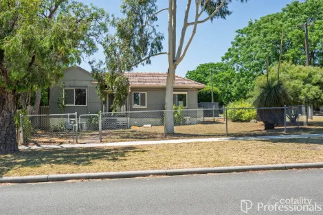 32 Hewison Rd, Medina, WA 6167