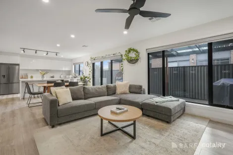 Property photo of 26 Salim Way Clyde North VIC 3978