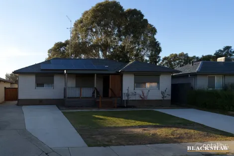 20 Crinoline St, Crestwood, NSW 2620