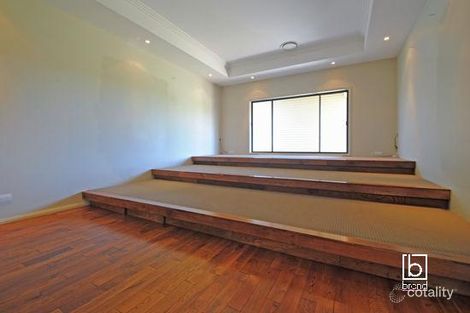 Property photo of 8 Farrier Crescent Hamlyn Terrace NSW 2259