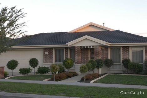 Property photo of 17 Meadowlands Way Berwick VIC 3806