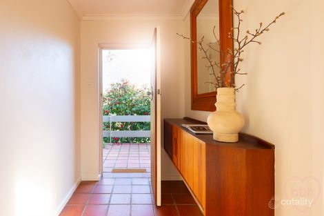 Property photo of 11 Tudor Place Hughes ACT 2605