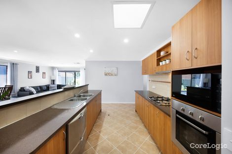 Property photo of 21 Stringybark Close Manor Lakes VIC 3024