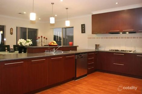 Property photo of 7 Honeyeater Grove Narre Warren VIC 3805