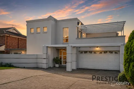 Property photo of 16 Snowden Close Cecil Hills NSW 2171