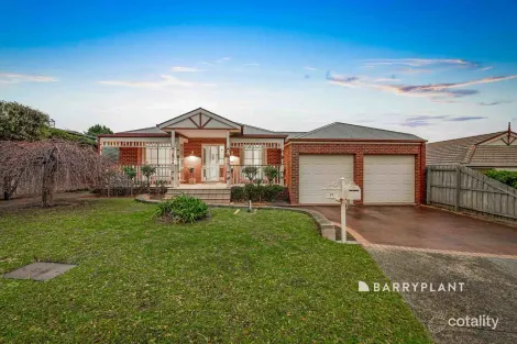 Property photo of 17 Knights Bridge Court Narre Warren VIC 3805
