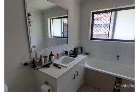 Property photo of 32 Cairnlea Drive Pimpama QLD 4209