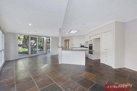 Property photo of 3 Lisa Court Glen Waverley VIC 3150