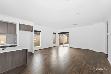 Property photo of 3 Murnong Place Beveridge VIC 3753