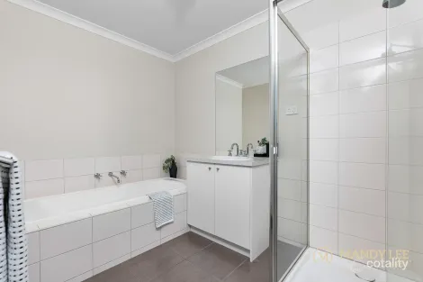 Property photo of 29 Spriggs Drive Croydon VIC 3136