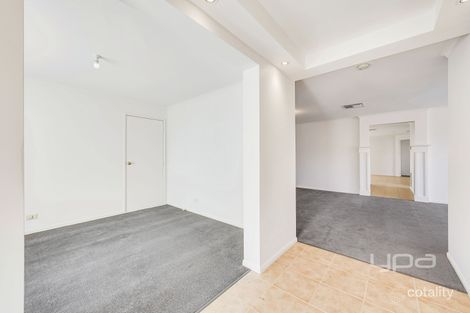 Property photo of 4 Thompson Crescent Roxburgh Park VIC 3064