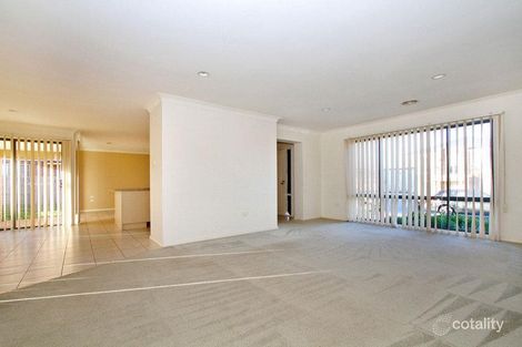 Property photo of 35 Kanmore Crescent Hillside VIC 3037