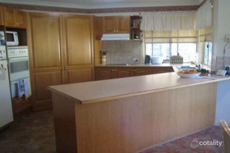 Property photo of 17 Lakeshore Drive Helensvale QLD 4212