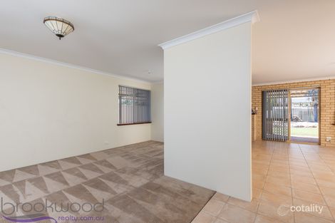 Property photo of 8 Blue Gum Place Midvale WA 6056