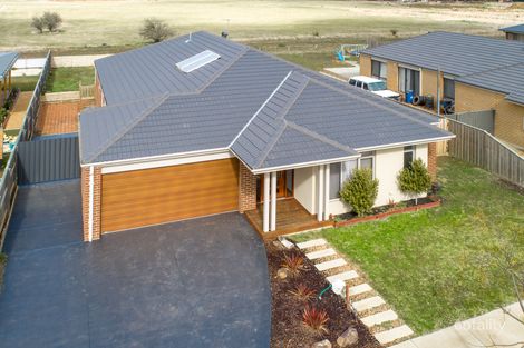 7 Dianella Way, Romsey, VIC 3434