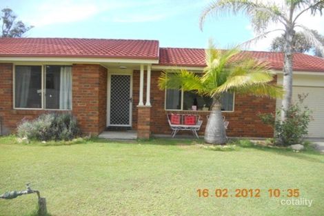 61 Lancaster Pde, Bateau Bay, NSW 2261