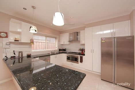 Property photo of 27 Paringa Avenue South Morang VIC 3752