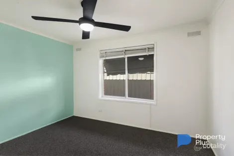 Property photo of 3 Short Street Kangaroo Flat VIC 3555