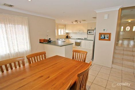Property photo of 7 Kyalla Place Bourkelands NSW 2650