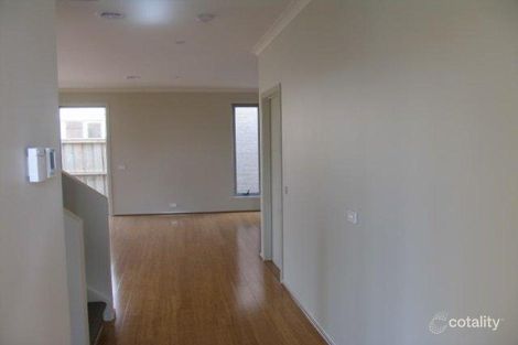 Property photo of 2 Moondarra Drive Berwick VIC 3806