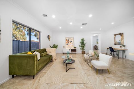 Property photo of 2 Quattro Avenue Cranbourne East VIC 3977