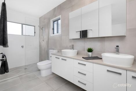 Property photo of 33/1A Regatta Boulevard Wurtulla QLD 4575