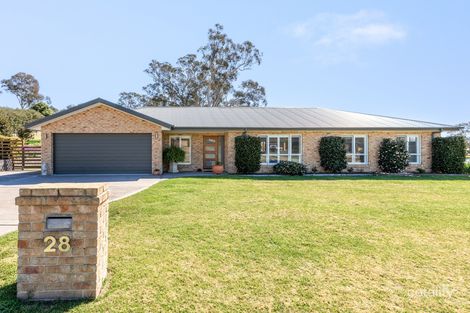 Property photo of 28 Glen Mia Drive Bega NSW 2550