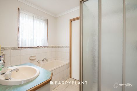 Property photo of 8 Norman Place Narre Warren VIC 3805