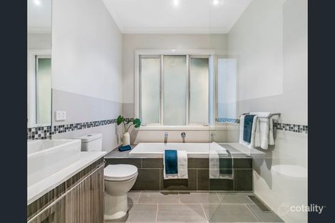 Property photo of 2 Holly Court Mitcham VIC 3132