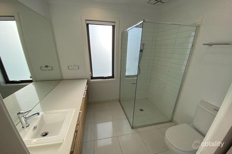 9 Saltbreeze Cct, Clyde, VIC 3978