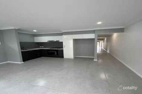 Property photo of 18 Ellipse Circuit Chisholm NSW 2322