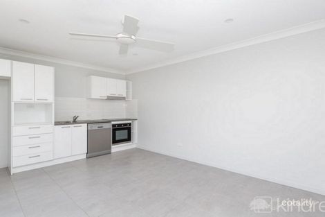 2/22 Awoonga Cres, Morayfield, QLD 4506