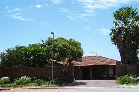 27 Brolga Way, Stirling, WA 6021