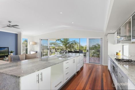 Property photo of 15 Kitchener Street Wynnum QLD 4178